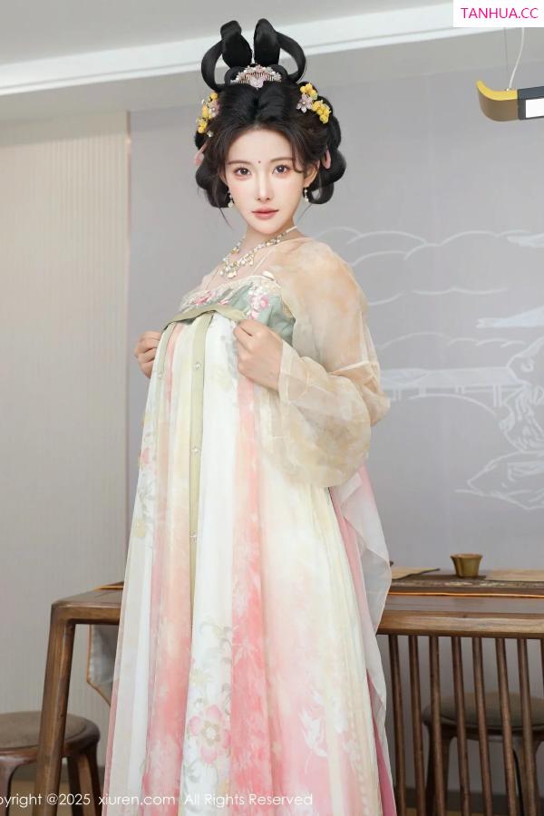   [XiuRen]高清写真图 2025.08.13 No.10645 梨霜儿 古装服饰第50张图片